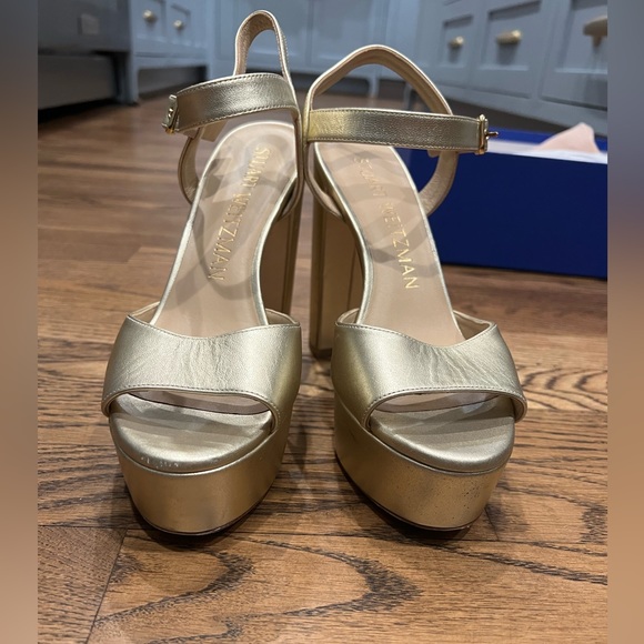 STUART WEITZMAN - RYDER 95 PLATFORM HEEL - GOLD - Picture 3 of 16